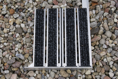 Wycieraczka o profilach aluminiowych z wkładem filcowym (12 mm)