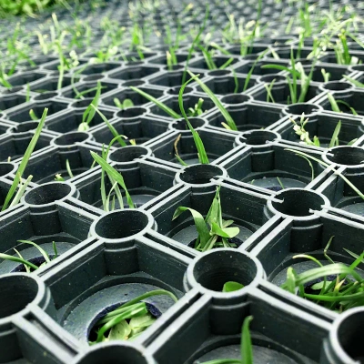 Mata przerostowa na place zabaw i siłownie zewnętrzne 100x150 cm