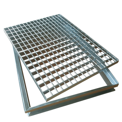 Wycieraczka stalowa w ramie aluminiowej  60x40 cm