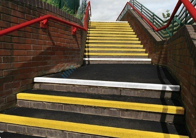 Nakładka krawędziowa na schody COBAGRIP żółto-czarna