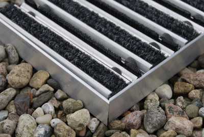 Wycieraczka o profilach aluminiowych z wkładem filcowym (12 mm)